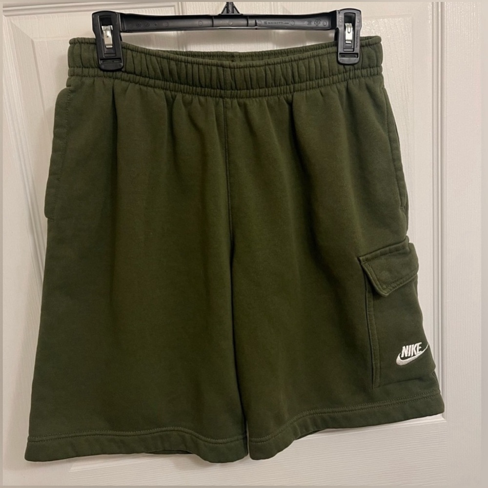 Nike Men’s size Small Olive Green Fleece Cargo Shorts
